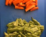 Foto del paso 2 de la receta: Ensalada de salmón con garbanzos, chauchas y aderezo de yogurt