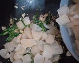 Foto langkah ke 3 dari resep 41. Oseng Kikil Cabai Hijau.