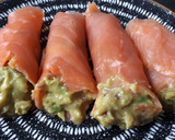 Foto del paso 1 de la receta: Rollitos de salmón ahumado con guacamole