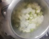 A picture of step 1 of Mix veggies gravy.