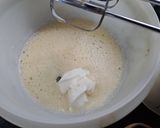 Foto del paso 2 de la receta: Budín de peras, kiwi y pasas