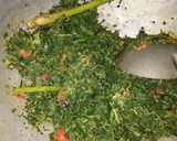 Foto langkah ke 4 dari resep Daun singkong tumbuk kuah santan.