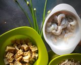 Foto langkah ke 4 dari resep Tumis Tauge Bunga Bawang.