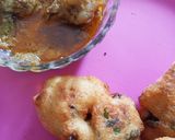 A picture of step 2 of Medu Vada deep fried.