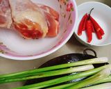 Hình bước làm 1 của món Gà rang sả ớt
