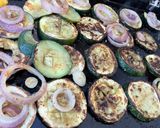 Une image de l'étape 10 de Courgettes rondes et oignon rouge au pesto.