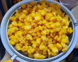 Hình bước làm 4 của món Bắp chiên bơ