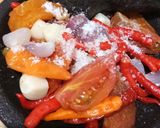 Foto langkah ke 3 dari resep Ikan pindang sambel tomat kemangi.