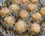 A picture of step 3 of Meat balls.