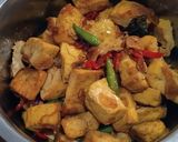 Foto langkah ke 4 dari resep Tumis Tahu Kecap Sederhana.