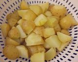 Foto langkah ke 2 dari resep Roasted potatoes || simply & delicious 😋.
