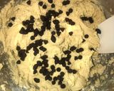 A picture of step 4 of Caramel chocolate chips cookies.