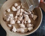 Foto langkah ke 2 dari resep Oseng Ayam Sambal Matah.
