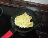 Foto del paso 2 de la receta: Bocadillo de tortilla de papas de paquete y jamón serrano