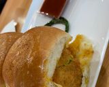 વડાપાઉં (Vada Pav Recipe In Gujarati) રેસીપી સ્ટેપ5ફોટો