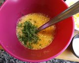 Foto del paso 3 de la receta Tortilla francesa con pollo asado y queso, al tomillo