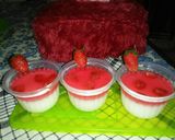 Foto langkah ke 4 dari resep Olahan Strawberry~Puding Strawberry Susu.