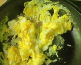 Foto langkah ke 3 dari resep Urak-arik telur sayur.