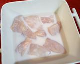 Foto del paso 1 de la receta: Pollo al curry con cacahuetes y leche de coco