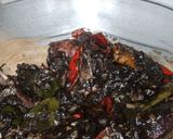 Foto langkah ke 3 dari resep Cumi tumis hitam.