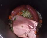 Foto del paso 3 de la receta: ALUBIAS CON OREJA Y CHORIZO EN COOKEO (MOULINEX)