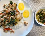 รูปขั้นตอนการทำที่ 3 ของ ผัดกระเพราหมูสับ แหนมสด อร่อยวันหยุดเมนูทำง่ายๆ 😊🐽