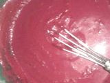 बीटरूट स्ट्रॉबेरी केक (Beetroot strawberry cake recipe in Hindi)
