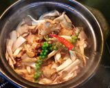 Hình bước làm 2 của món Nấm bào ngư kho tiêu xanh