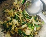 A picture of step 2 of Aloo Hara Pyaaz.