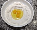 Foto del paso 2 de la receta: Sorrentinos de jamón y queso (sin sorrentinera)