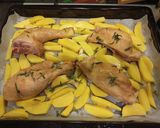 Foto del passaggio 3 della ricetta Pollo con patate al forno