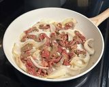 A picture of step 3 of Vietnamese Macaroni Beef Stir Fry (Nui Xào Bò).