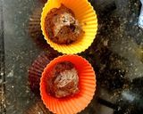 A picture of step 5 of Oats-Choco Lava Muffins.