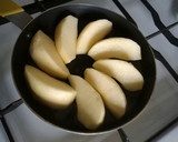 Foto del paso 2 de la receta: Mini torta de manzana y canela, en sartén