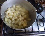 Foto del paso 2 de la receta: Pejerreyes falsos con papas y tomate