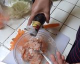 รูปขั้นตอนการทำที่ 2 ของ กะหล่ำปลียัดไส้ไก่สับ