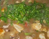 Foto del paso 5 de la receta: Chipirones y pechuga de pollo en salsa