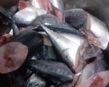 Foto langkah ke 1 dari resep Tumis Ikan Cabe Hijau.