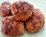 Foto del paso 4 de la receta: Hamburguesas de carne pimientos y cebolleta