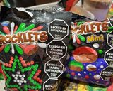 Foto del paso 7 de la receta: Mezcla para preparar galletitas con cacao y confites