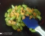 A picture of step 3 of Angoori khatti methi launji.
