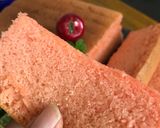 Foto langkah ke 6 dari resep Strawberry sponge cake dg metode au bain marie #Rebaked_Susan_Gracia.