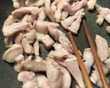Hình bước làm 2 của món Tép ram thịt mặn ngọt “Canh bí đỏ nấu sườn non.Bữa cơm đầy đủ “