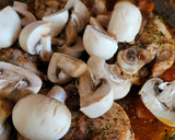 Foto del paso 3 de la receta: Contramuslos de pollo en salsa "picantitos"