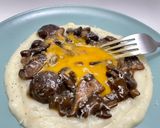 Foto del paso 8 de la receta: Setas glaseadas con parmentier de patata y yema de huevo