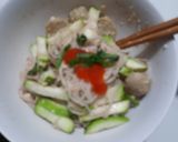 Hình bước làm 3 của món Bún gạo lứt xào trứng bò viên