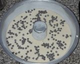 Foto del paso 13 de la receta: Budín con chispitas de chocolate