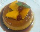 A picture of step 7 of Custard Mango caramel pudding.