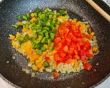 Foto del paso 2 de la receta Fideuá de verduras, champiñones y solomillo de cerdo