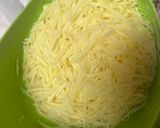 Foto langkah ke 1 dari resep Crispy cheesy Hash browns.
